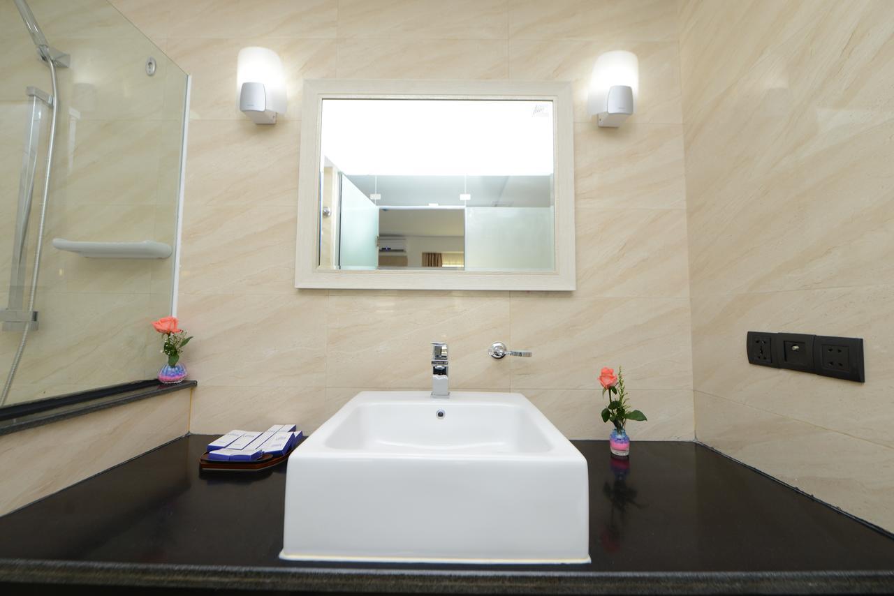 Hotel Lexus Yangon Bagian luar foto