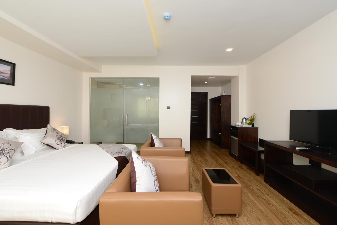 Hotel Lexus Yangon Bagian luar foto