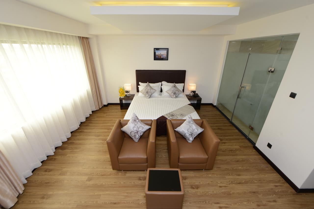Hotel Lexus Yangon Bagian luar foto